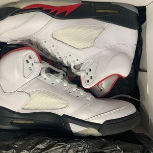 AIR JORDAN 5 RETRO